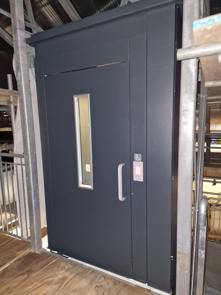 Our Engineers were back at Old Kent Road in London last week doing a big install of a 3-stop external 'Aritco' public access lift.