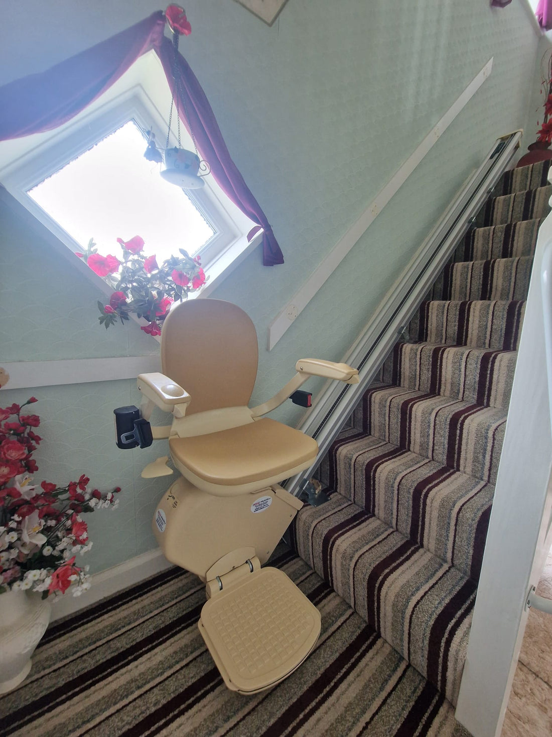 Our Engineers installed a Reconditioned brooks t700 straight stairlift installed in St Helens this past week.
