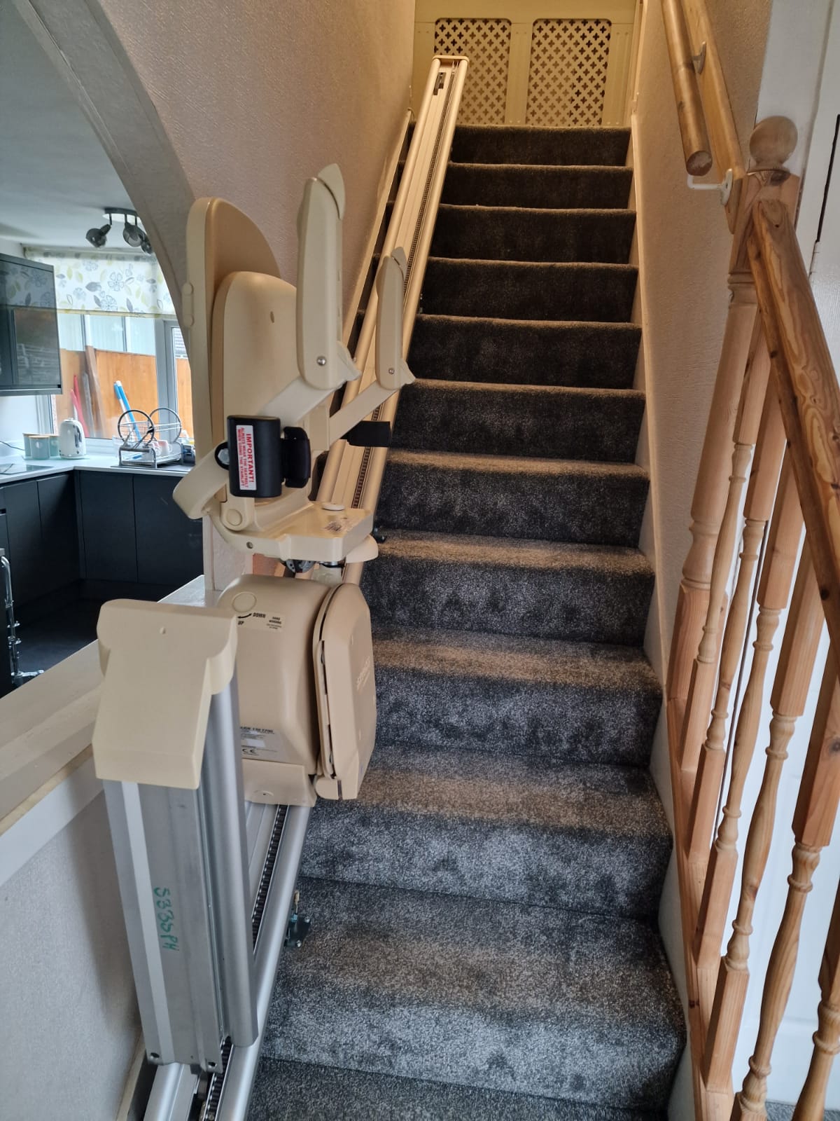 New Straight Stairlift Brooks T700 Power folding Hinge and power swivel rotate Seat