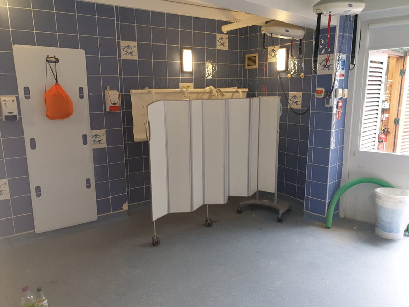 Paravent pliant pour l'hospice Claire House de Liverpool