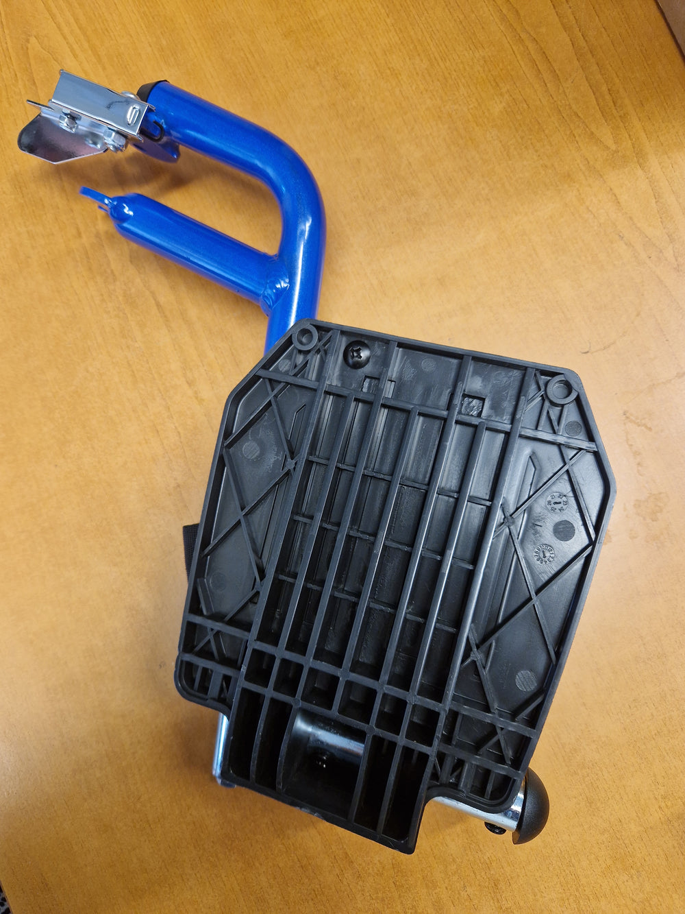 Replacement Spare Footrest Footplate Assembly Left Right Red Blue for Drive ILA18 Instore Aluminium Wheelchairs