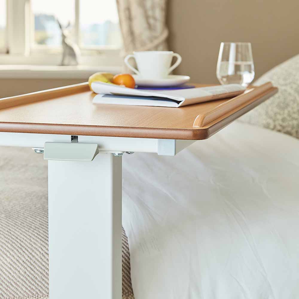N43553 Easylift Home Care Gas Lift Low Over Bed Chair Wheelchair Table 4 Castors