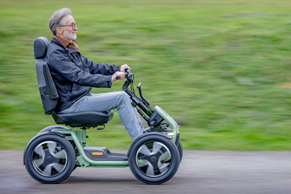 Scooter de mobilité tout-terrain S800 Sunrise Medical Sterling Scoozy Classe 3 12 km/h