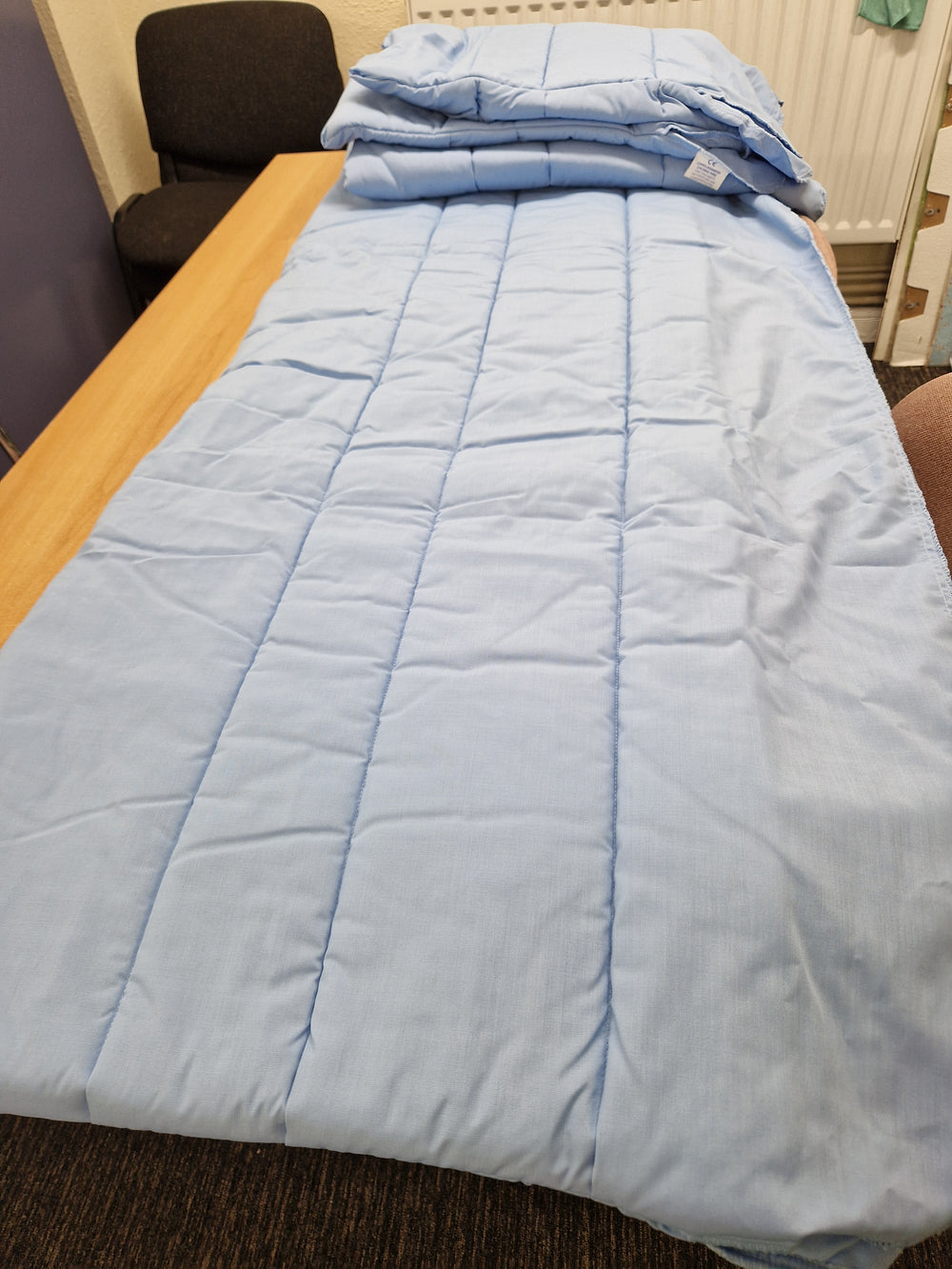 Patins de protection pour ridelles 3 barres, housses de lit rembourrées, pare-chocs lavables bleus avec plis - Thorpe Mills Standard 5408P Roma Medical