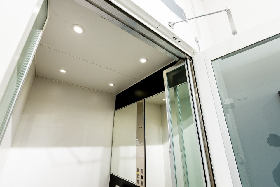 Ascenseur de cabine Gartec Aritco 9000 pour accès commercial