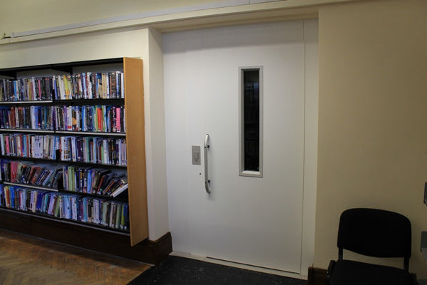 Gartec Aritco 9000 Cabin Platform Lift Commercial Access Lift