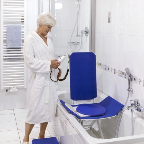 Invacare Aquatec Orca Bathlift Lift Battery Powered Bathing Help 1573866 1573876 Charger Hand Control