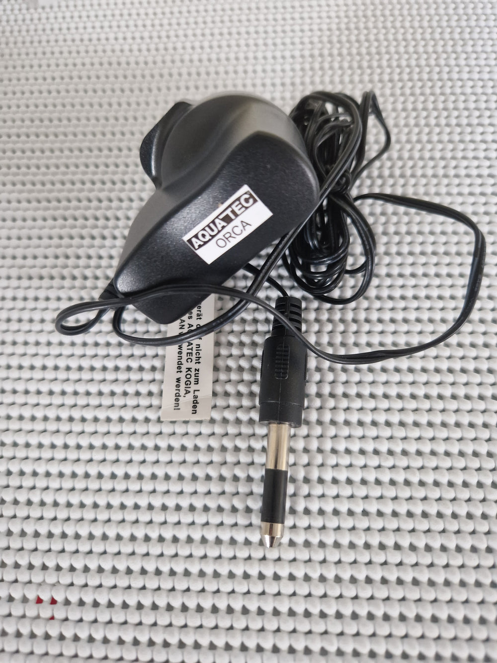 Invacare Aquatec Orca Bathlift Lift Battery Powered Bathing Help 1573866 1573876 Charger Hand Control
