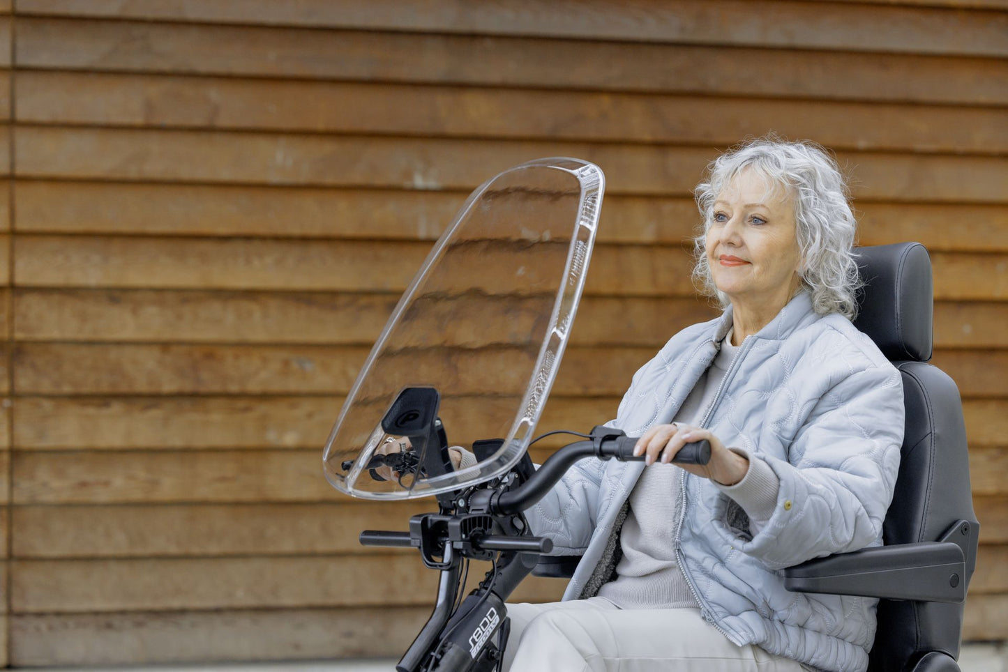 Scooter de mobilité tout-terrain S800 Sunrise Medical Sterling Scoozy Classe 3 12 km/h