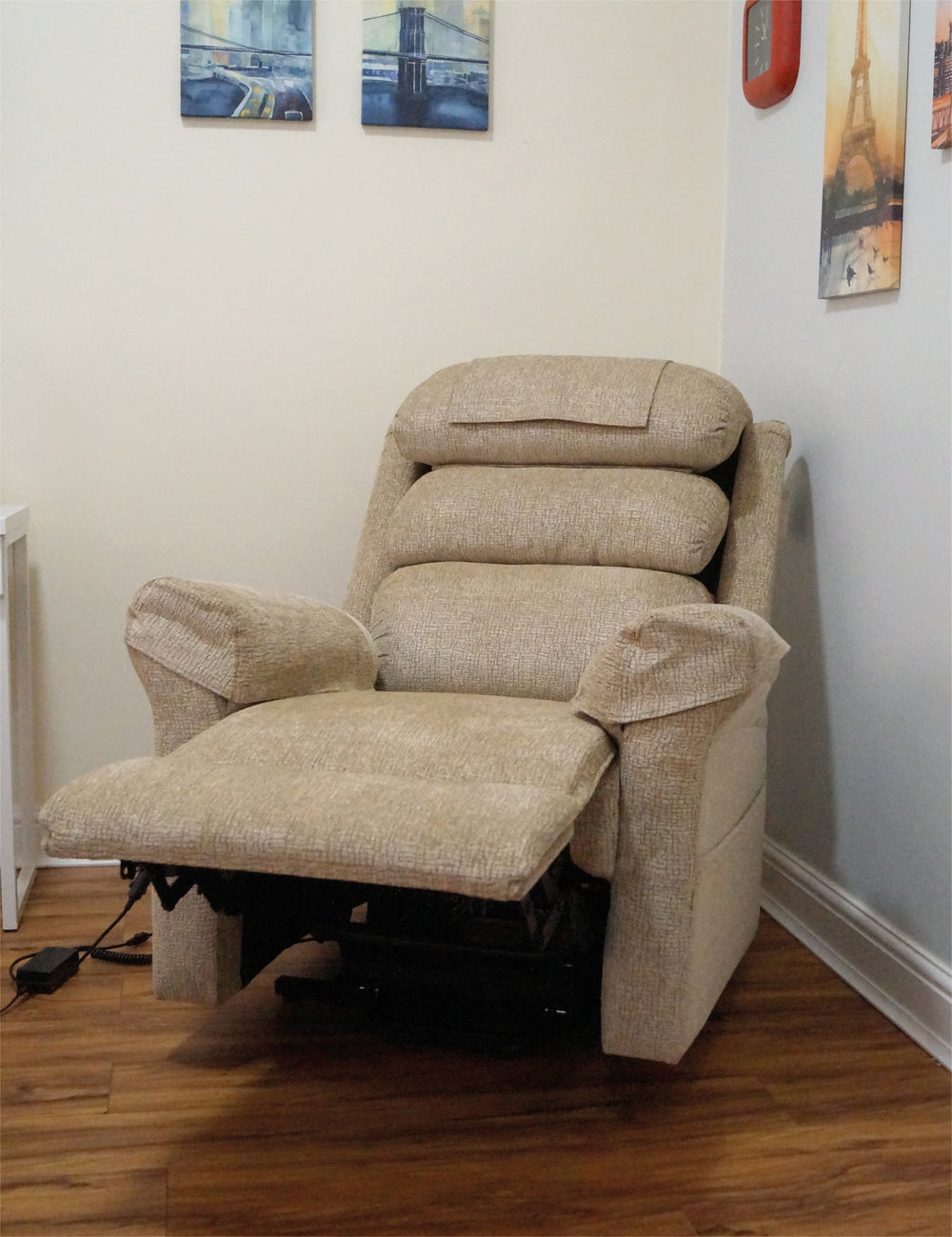 Aidapt Ecclesfield Series Wall Hugging Rise & Recliner - Chenille Material VG700BL