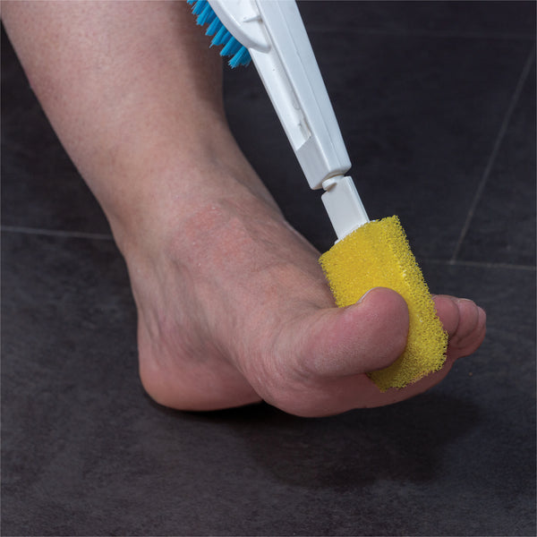 Aidapt Long Handled Toe Cleaner VM971E