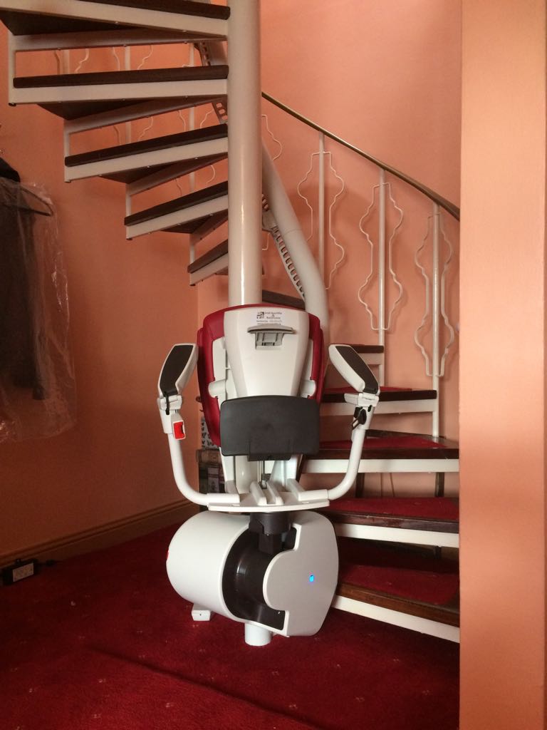 Access BDD Flow 2 A or Flow X Programmable Seat Curved Stairlift Spiral Narrow Staircase Stairs Reconditioned or New